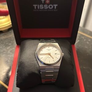 Tissot Silver Jewelry Accessory with Classic Design